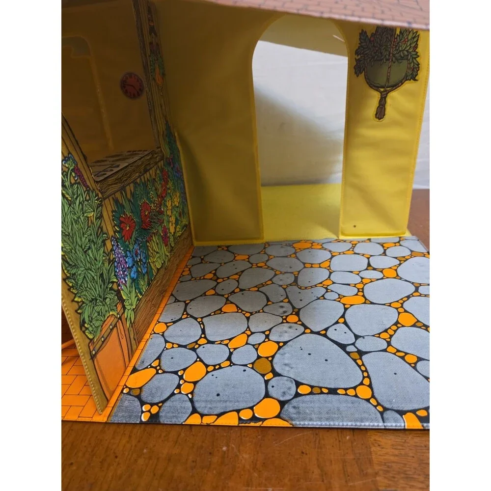 Mattel Sunshine Family Dollhouse With Living Room Kitchen Furniture 1970s Vntg